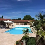 Le Couvent Bed & Breakfast Saint-Jean-de-Laur