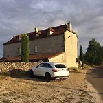 Le Couvent Bed & Breakfast Saint-Jean-de-Laur