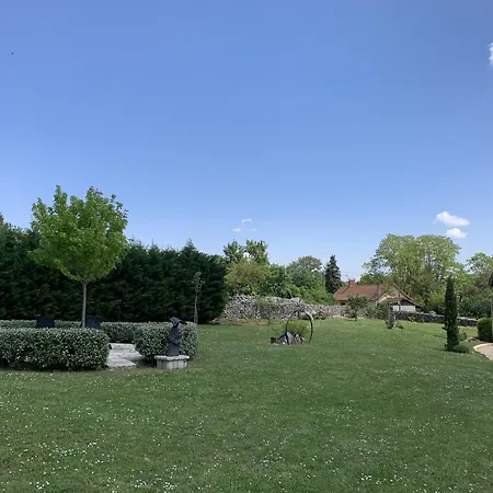 Le Couvent Bed & Breakfast 3*