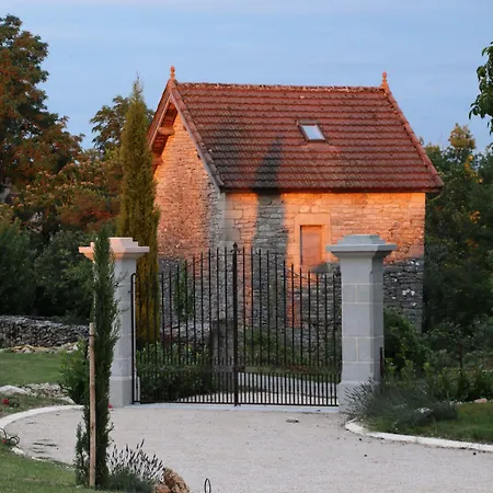 Le Couvent Bed & Breakfast Saint-Jean-de-Laur